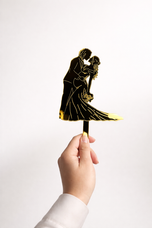 Topper de Mariage Personnalisé – Silhouette d’Amour sur Mesure
